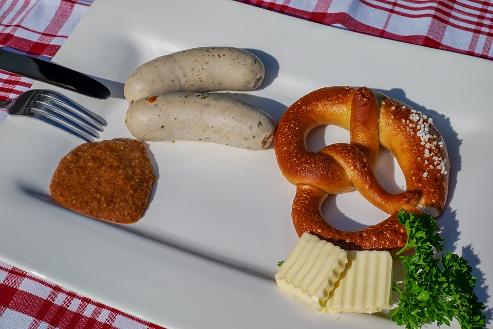 weisswurst - kiełbasa z preclami