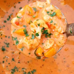Creamy tomato cauliflower soup